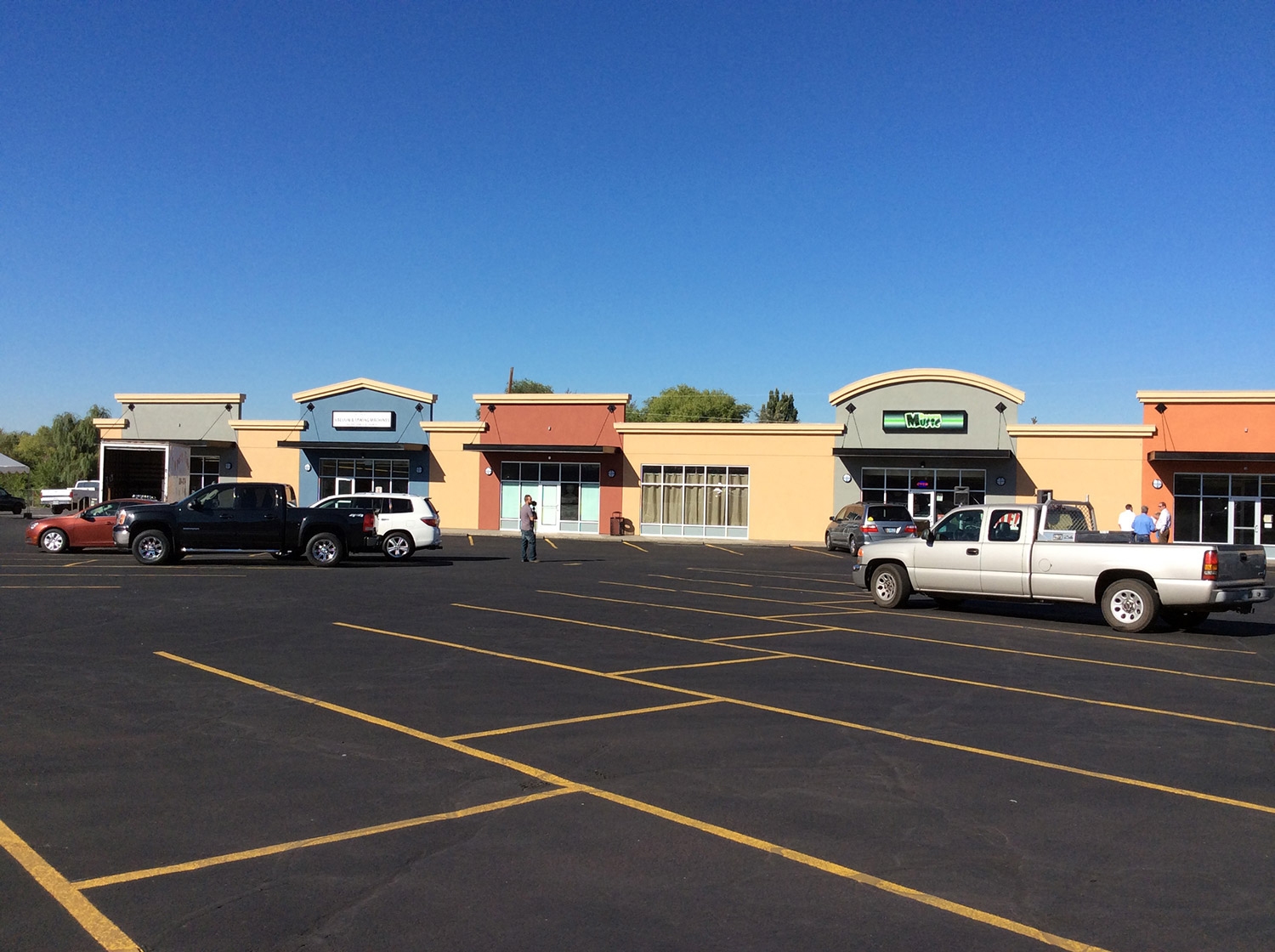 Town & Country Shopping Center - Klamath Falls, OR